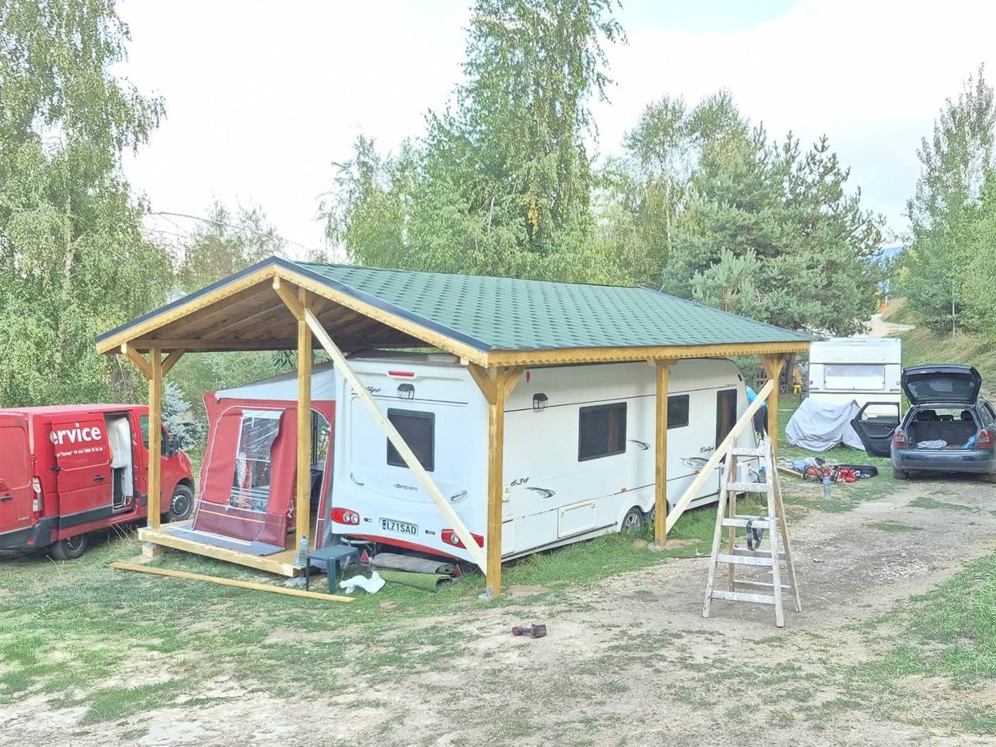 Завършена покривна конструкция